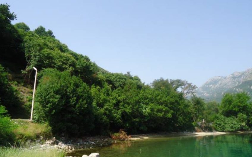 Plac za turistički kompleks u Morinji, Crna Gora