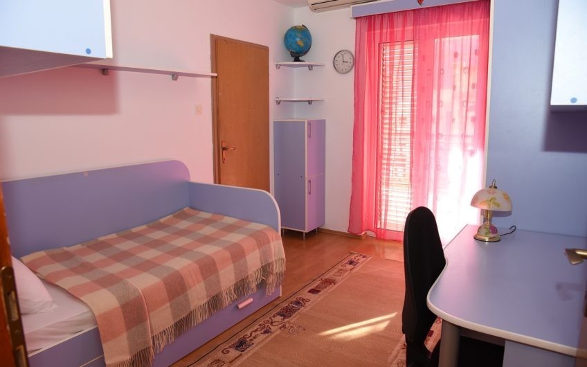 Apartment house in Dobrota, Kotor