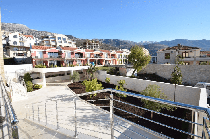 New modern villa on the Budva Riviera, Becici