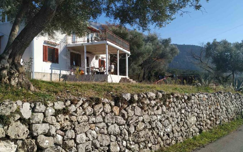 House with four separate apartments, Kavach, between Kotor and Tivat