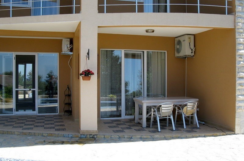 3-storey villa on the Bar Riviera, Zeleni Pojas