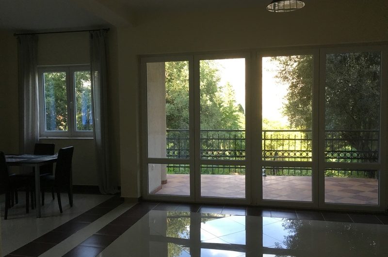 Spacious 2-bedroom apartment in the Bay of Kotor, Prcanj