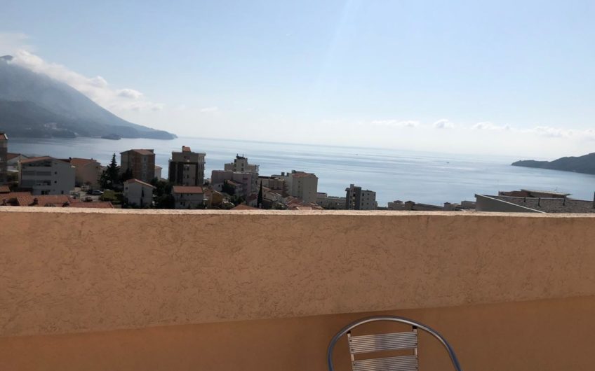 Large penthouse apartment with 3 bedrooms and sea views, Becici