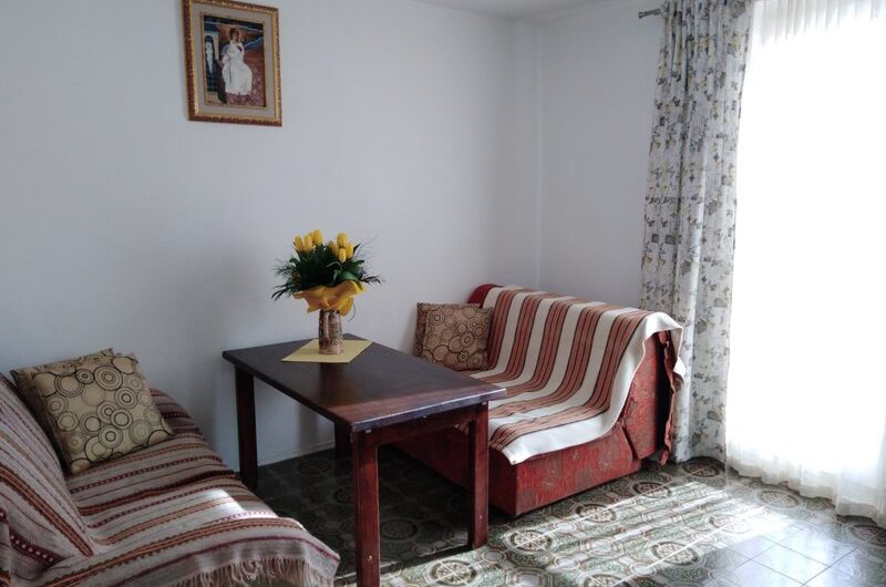 Inexpensive! Apartment with 2 bedrooms and a courtyard. Radovichi, Lustica peninsula