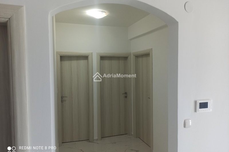 Apartment 135 m2 in Petrovac – 130.000 euros. Urgent sale!