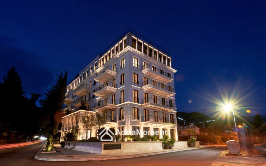 Elite residence in Tivat. 1 row from the sea