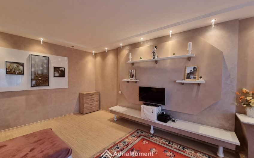 Luxury house for 3 apartments – the best deal in Tivat!