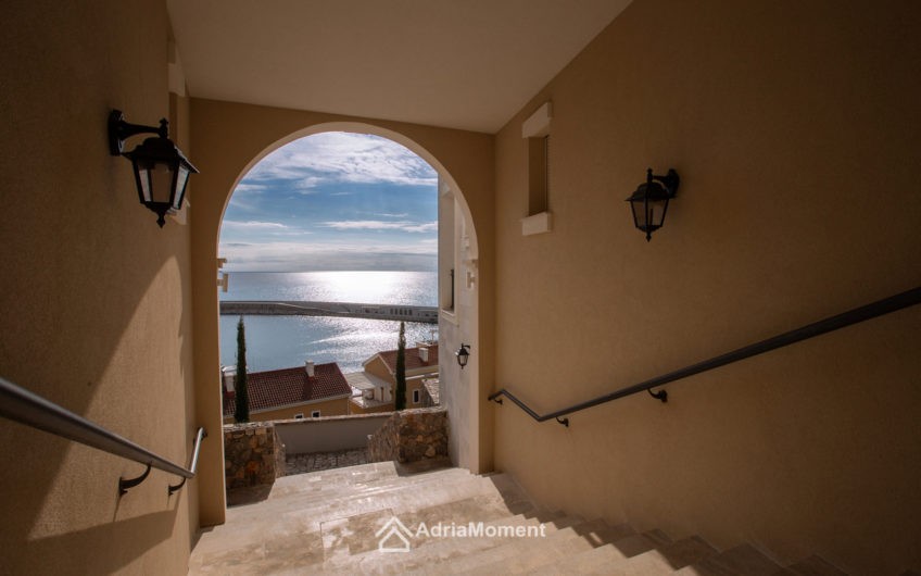 Luxury apartment with sea views in the complex Luštica Bay