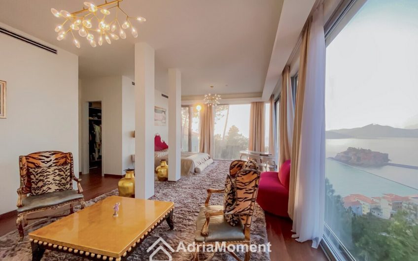 Exclusive villa in Montenegro over the island of St. Stefan