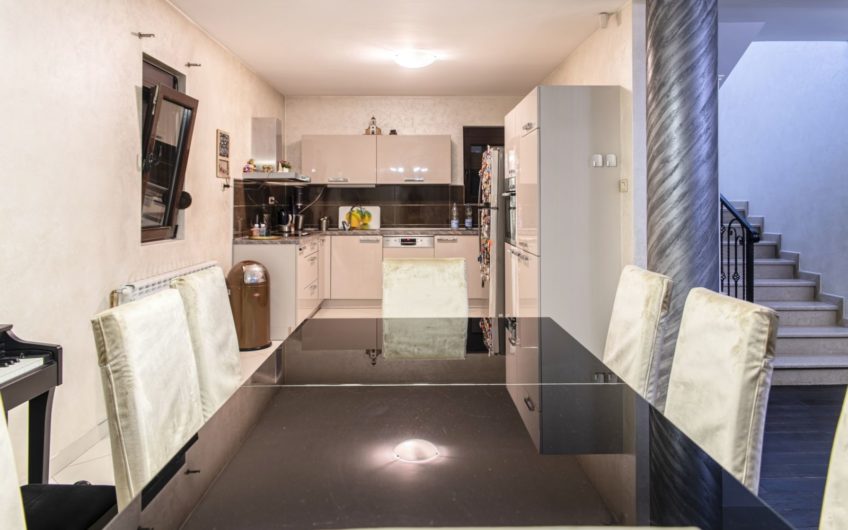 Inexpensive 3 houses in Podgorica. The best location!
