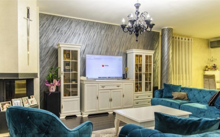 Inexpensive 3 houses in Podgorica. The best location!