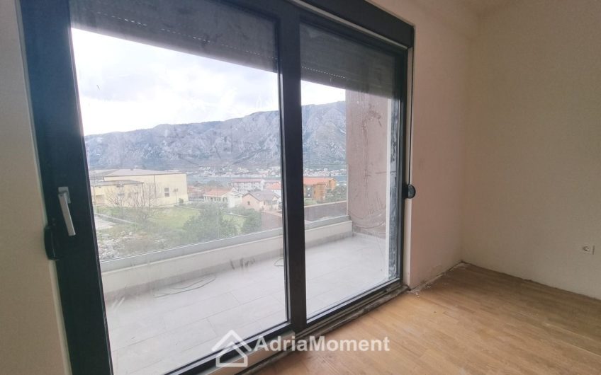 New apartment in Dobrota with sea view and parking
