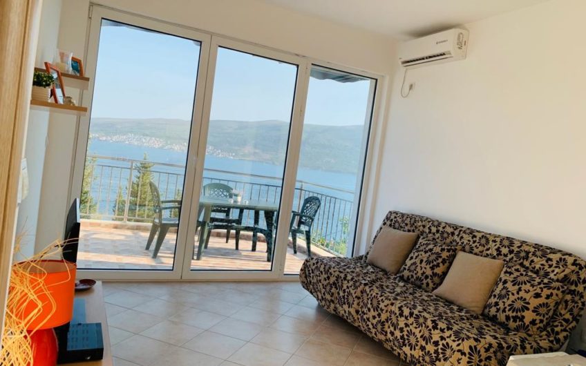 Modern house with panoramic views in Baosici