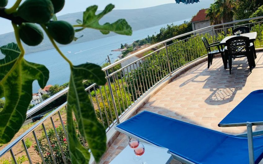 Modern house with panoramic views in Baosici