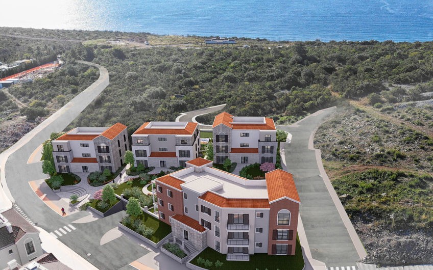 Centrale Lustica Bay – apartment in the building with a swimming pool and garage