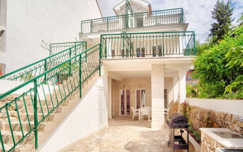 New guest house in Baosici – 20 meters from the sea