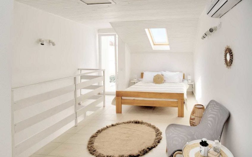 New guest house in Baosici – 20 meters from the sea