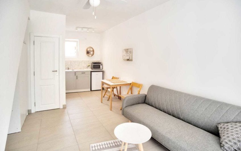 New guest house in Baosici – 20 meters from the sea