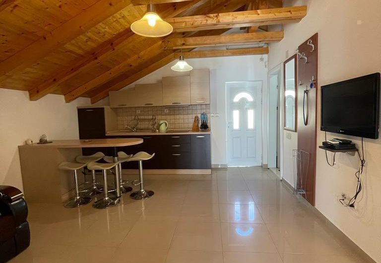 House with 5 apartments in Baosici – for living and business