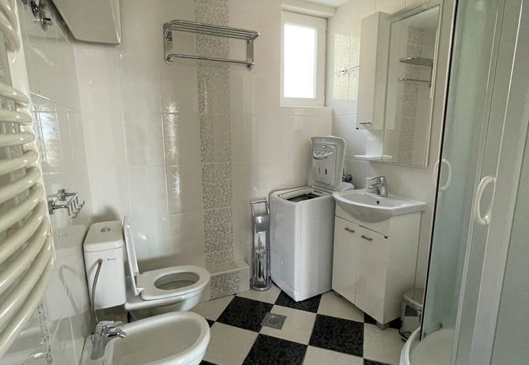 House with 5 apartments in Baosici – for living and business