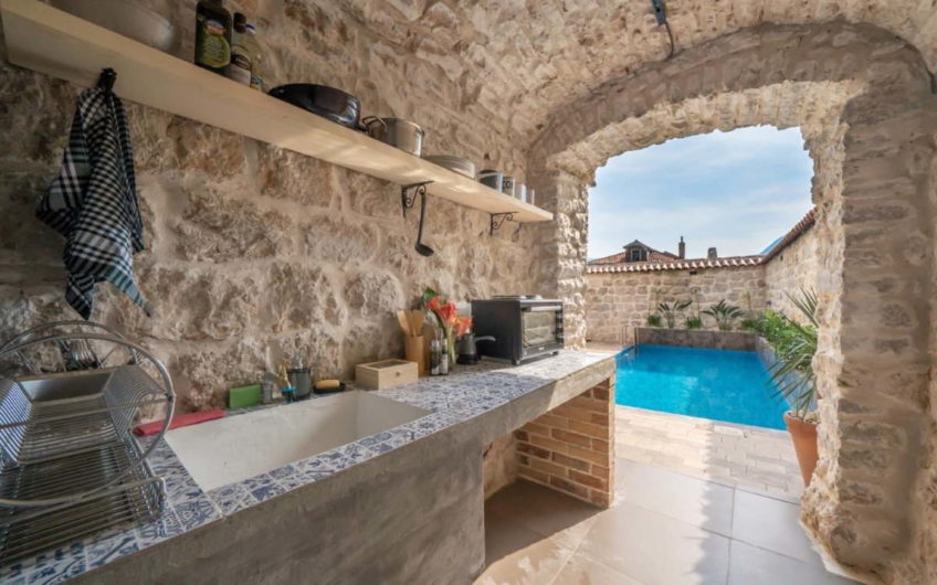 Mini-hotel for sale in the Bay of Kotor – Risan
