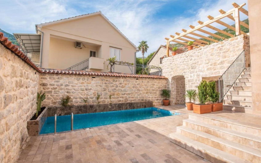 Mini-hotel for sale in the Bay of Kotor – Risan