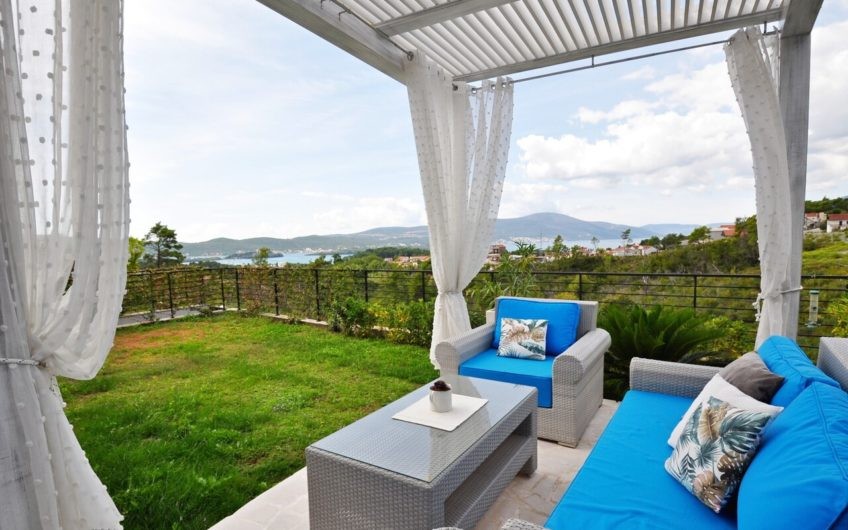 New house with sea views in a complex, Tivat