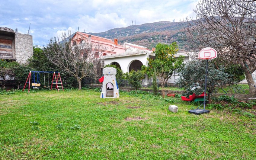 Inexpensive –  2-BD apartment with garden in the suburbs of Budva