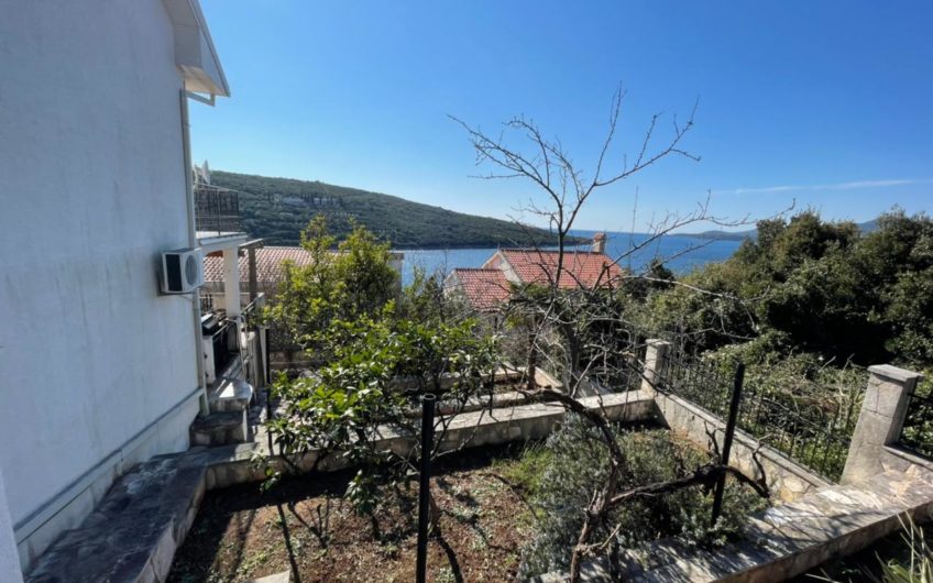 House in Bigova with garden and sea view