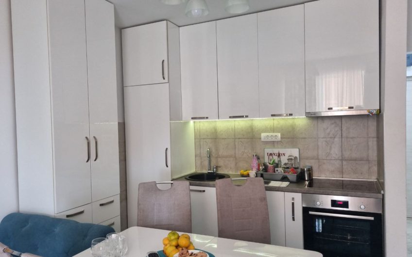 Apartment with 2 bedrooms in Petrovac – 30 meters from the sea