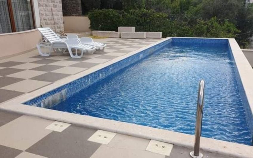 Sale of apartment in club building with swimming pool – Petrovac