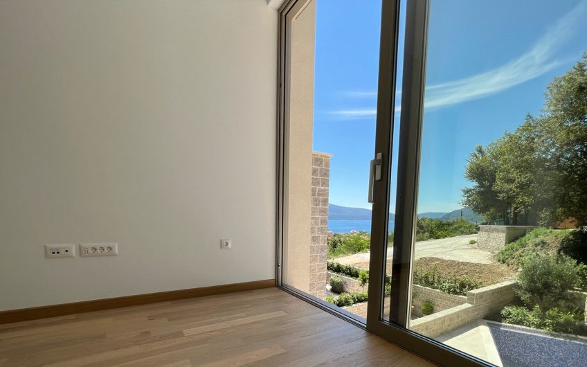 Townhouse with swimming pool Donja Lastva, Tivat