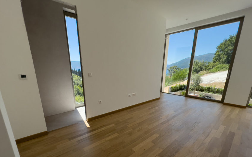 Townhouse with swimming pool Donja Lastva, Tivat
