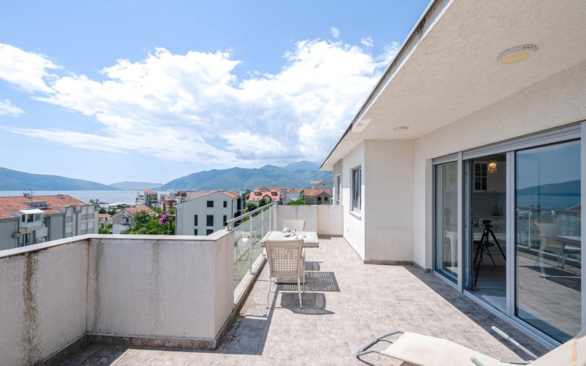 Apartment 116 m2 in a complex with swimming pools in Tivat