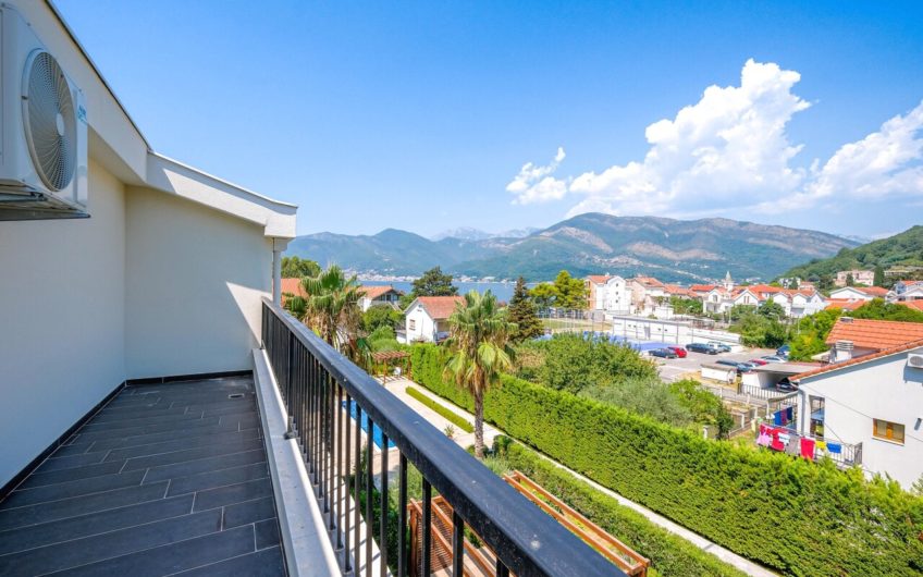 Penthouse in Donji Lastva – 30 meters from the sea