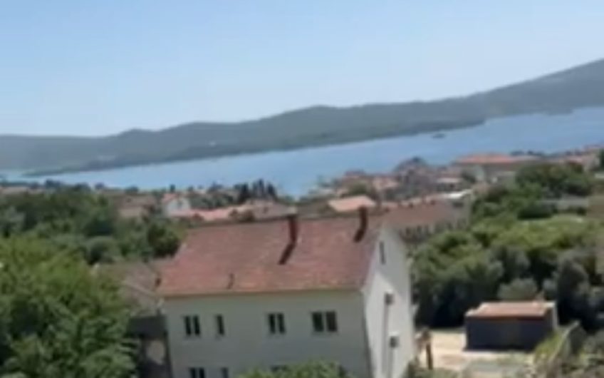 Plot with sea view in Tivat – can be built 414 m2 gross