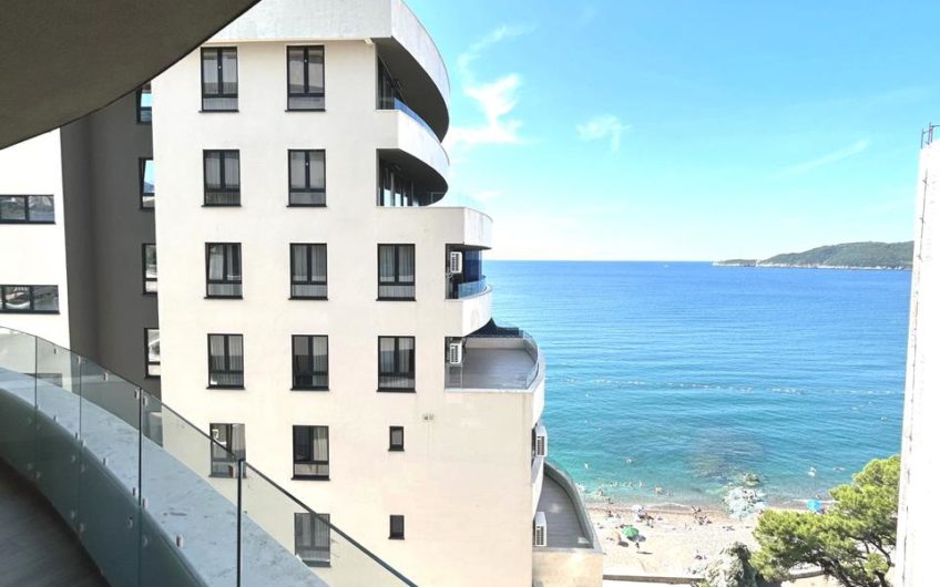 Rafailovici – 2-bedroom apartment with sea view