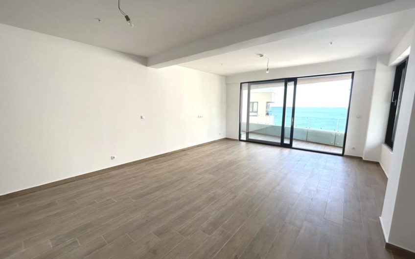 Rafailovici – 2-bedroom apartment with sea view