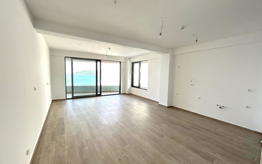 Rafailovici – 2-bedroom apartment with sea view