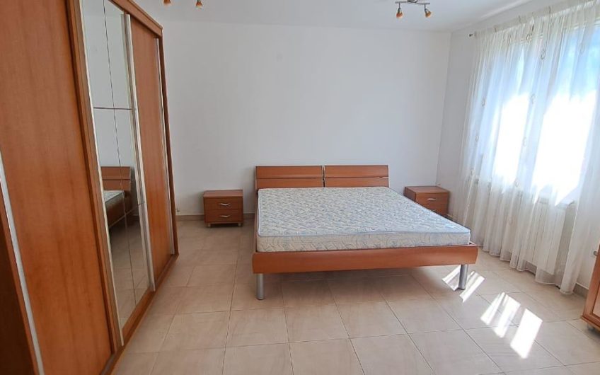 House for sale in Krasici with a large plot and sea view