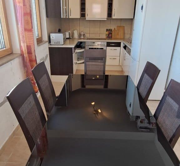 House for sale in Krasici with a large plot and sea view