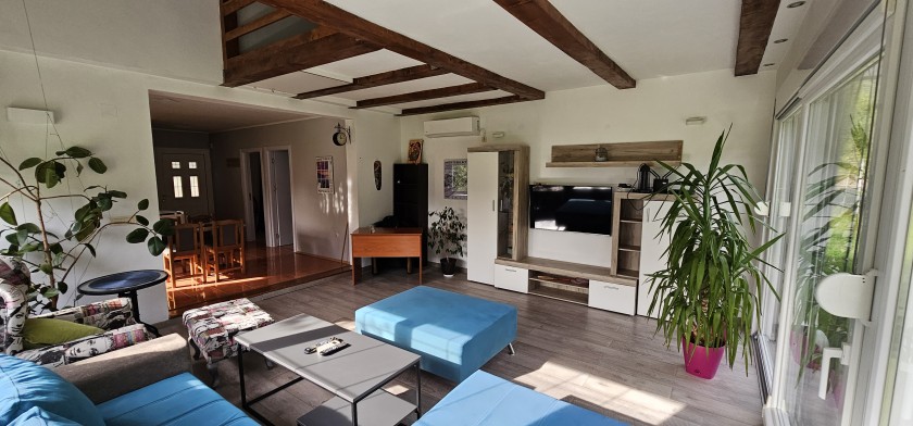 House with a beautiful garden in Zelenika