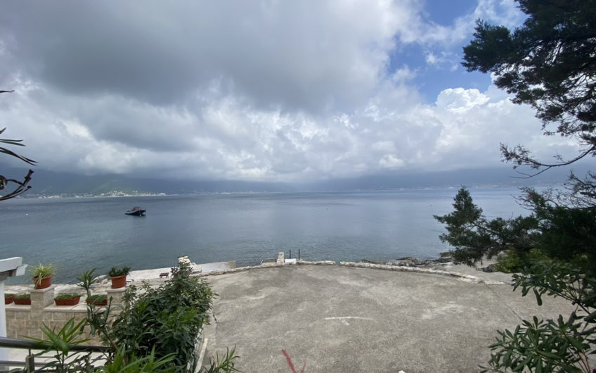 Unique plot of land 1,141 m2 in Krasici – 15 meters from the sea!