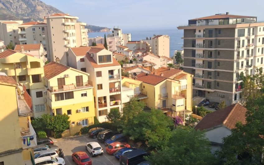 Becici – 2 one-bedroom apartments with sea view and garage for sale – Super price