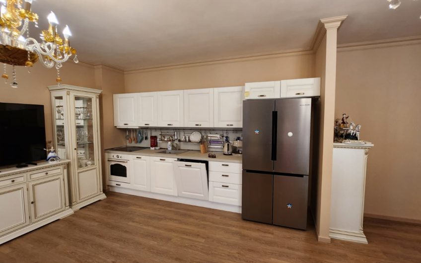 Djurasevici – 1-bedroom apartment in a complex by the sea. Garage & pool