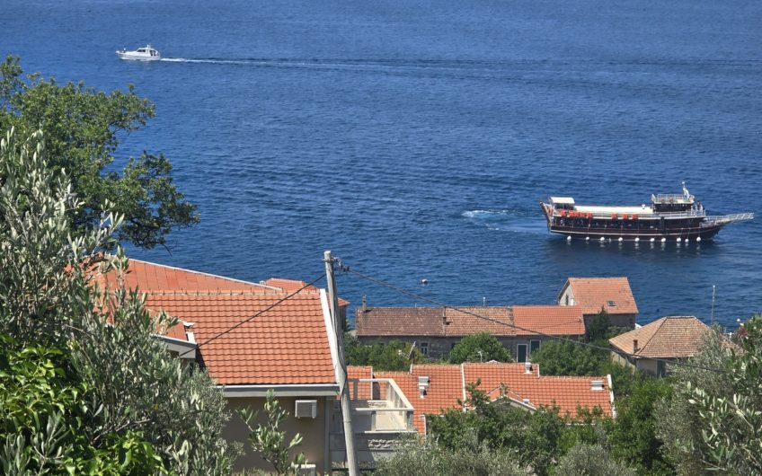 Exclusive plot of 1,312 m2 in Tivat – Donja Lastva. Panoramic view!