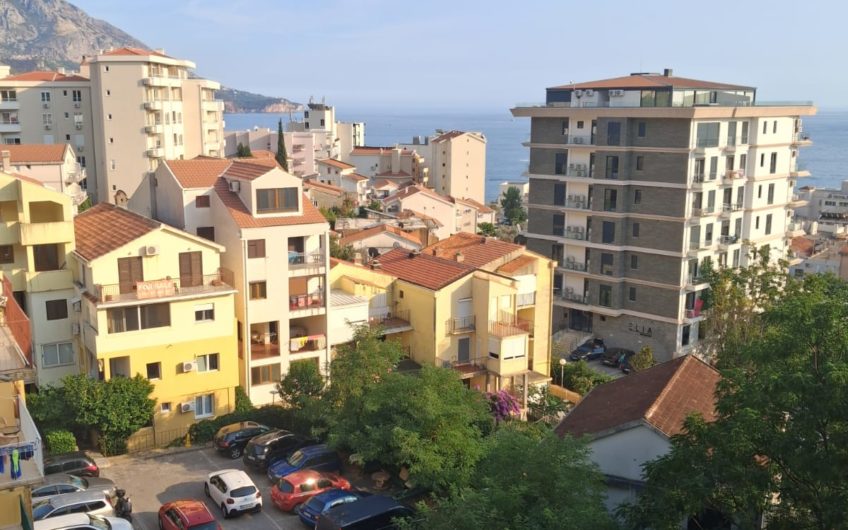 Becici – 2 one-bedroom apartments with sea view and garage for sale – Super price