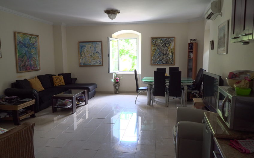 Old Town Budva – stone house with sea view and commercial premises.