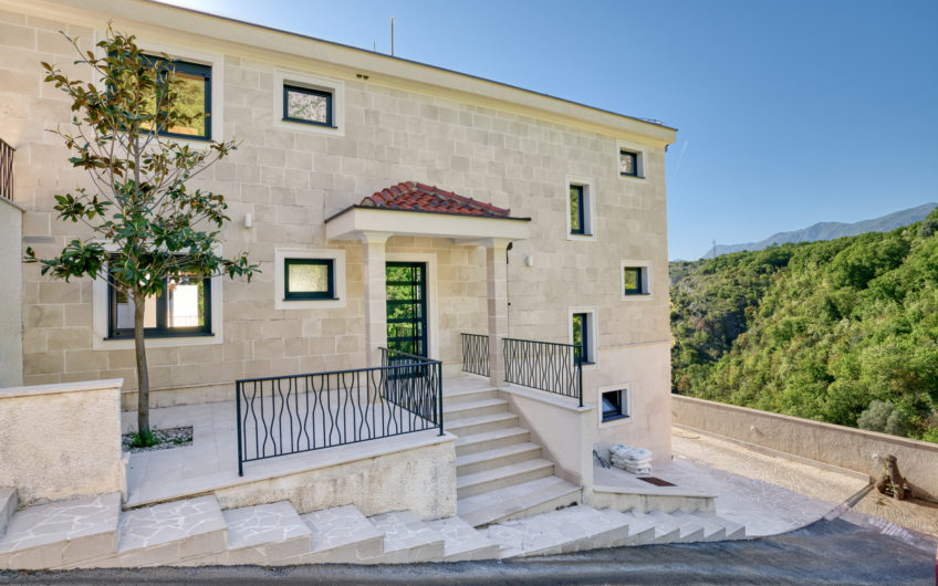 Luxury villa in a gated community – Tudorovici, Budva