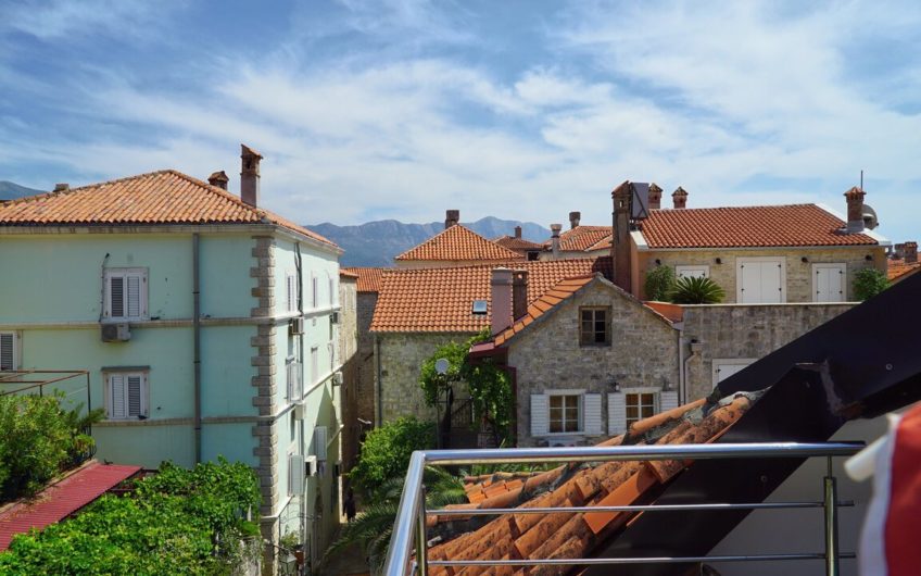 Old Town Budva – stone house with sea view and commercial premises.